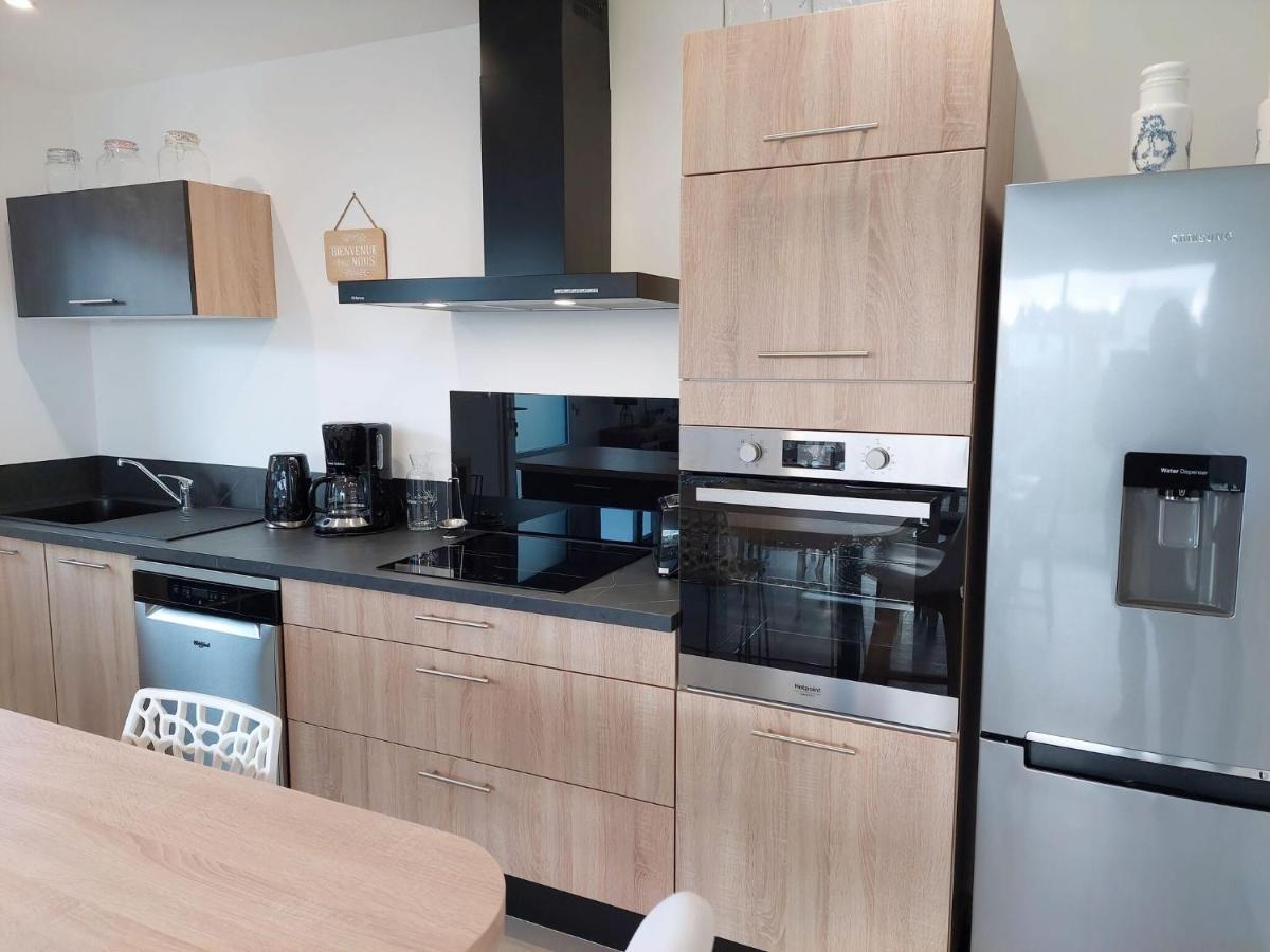 Single Storey Holiday Home In Cleder Ngoại thất bức ảnh